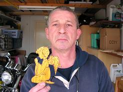  TON PAPA DANS SON ATELIER DE BRICOLAGE