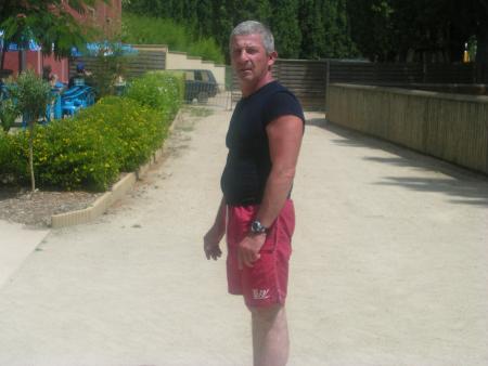 MON ANGE  J AI REUSSI A PRENDRE TON PERE EN PHOTO IL T' AIME TRES FORT TU ES DANS NOTRE COEUR A  TOUS LES DEUX MON PETIT AMOUR D'ENFANT