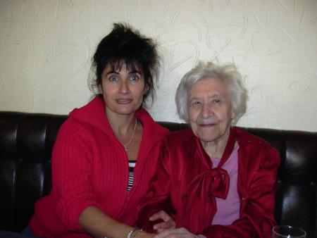 TA MAMAN ET TON ARRIERE GRAND MERE DE 100 ANS