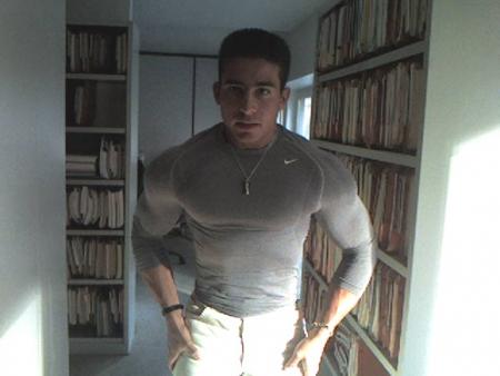 AU BOULOT DANS TES DOSSIERS QUE DE SOUVENIR