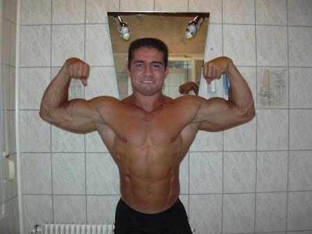 TU ES SI BEAU , DANS LA SALLE DE BAIN TU VERIFIAIS BIEN QUE TOUT SOIT PARFAIT