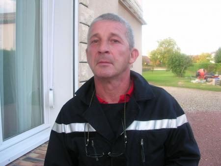 TON PAPA EN TENUE DE POMPIER IL RENTRE DU TRAVAIL IL T'AIME TRES FORT